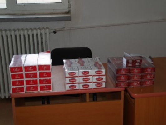 Ţigări de contrabandă şi 10 cartuşe de vânătoare, confiscate în Portul Constanţa
